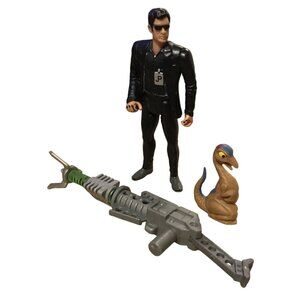 Jurassic Park 1994 Series 2 Ian Malcolm Figure W/ Gallimimus Hatchling & Gun Acc